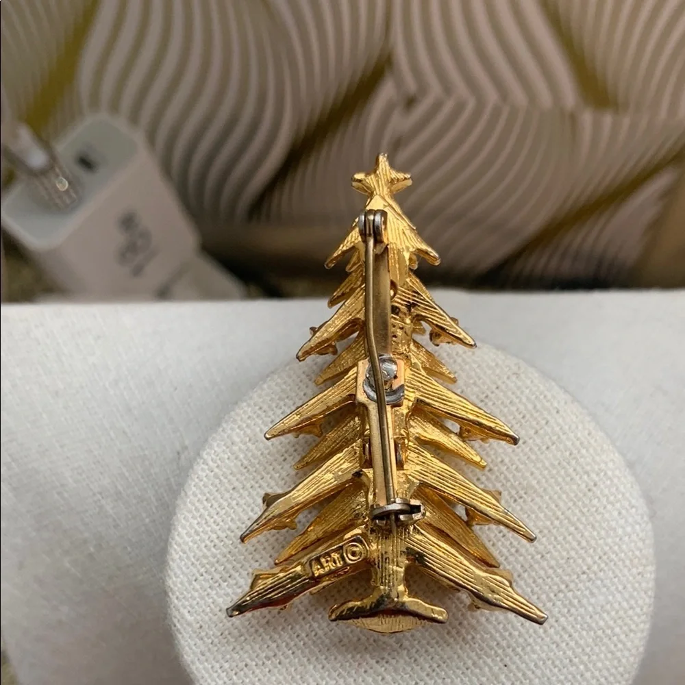 Vintage ART Gold Christmas Tree Brooch with Colorful Gems - Picture 3 of 3